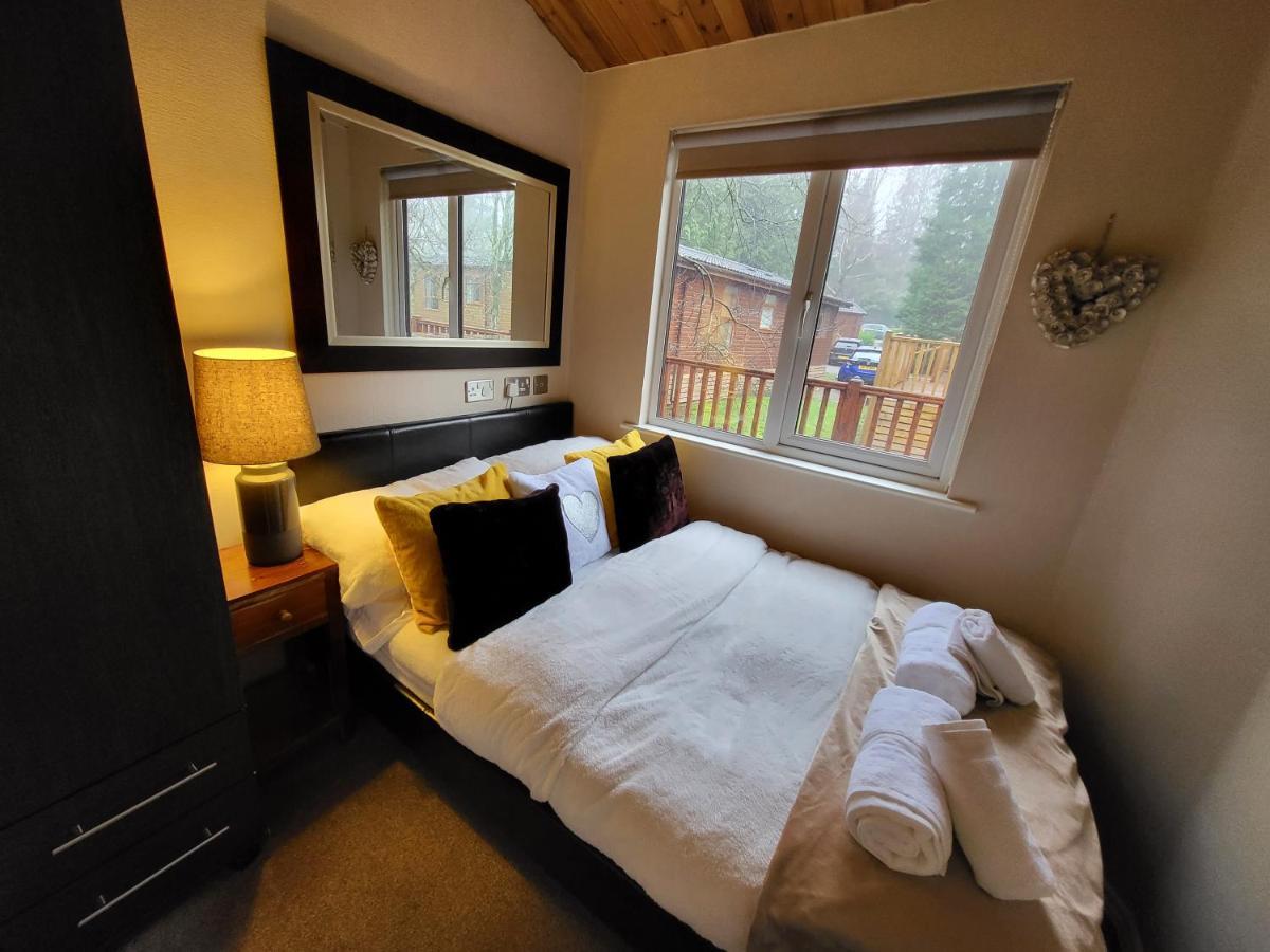 Cheerful 3 Bedroom Lodge At White Cross Bay 温德米尔 外观 照片